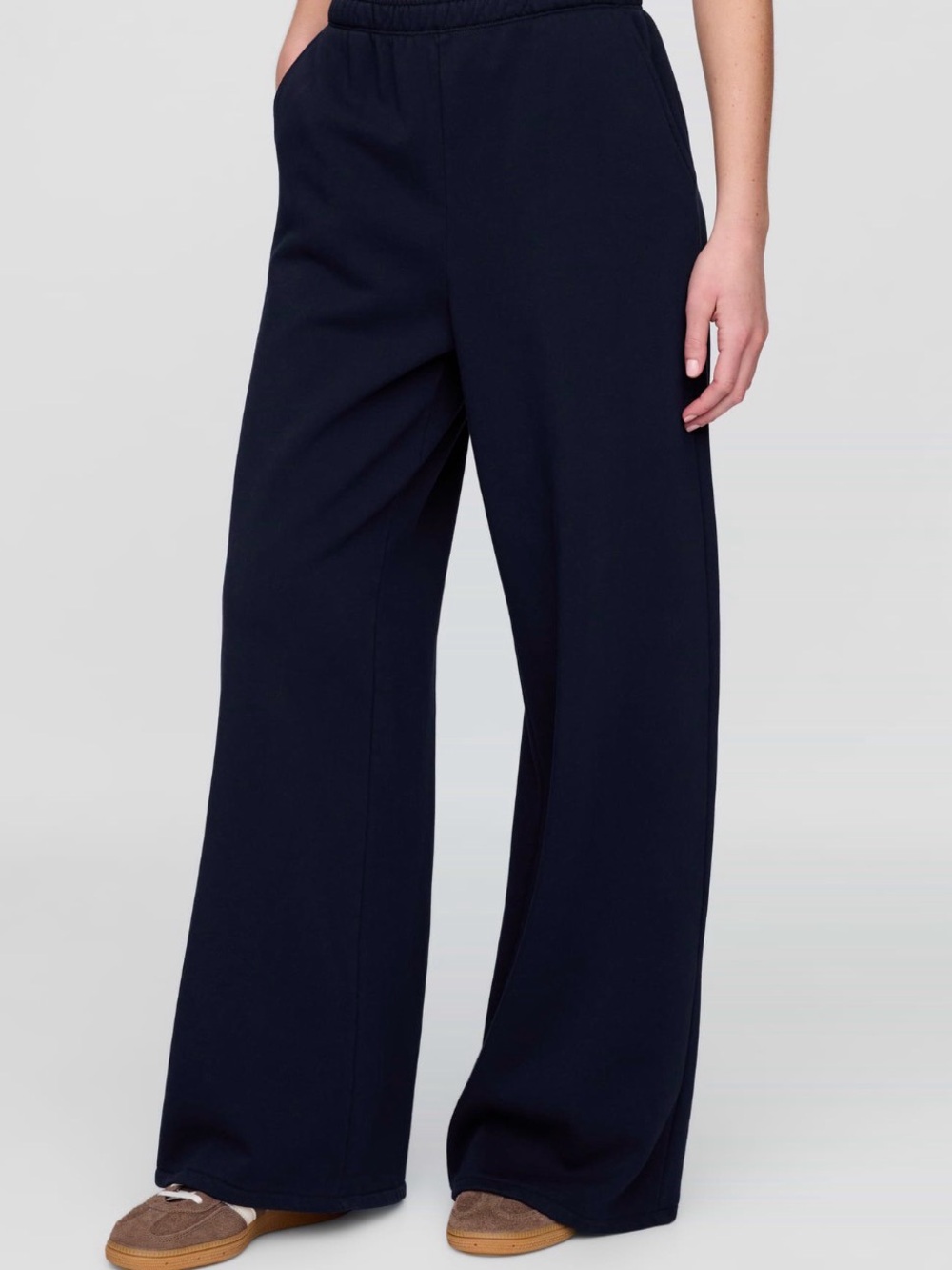 GAP Wide-Leg Pants in Navy - Picture 4 of 13